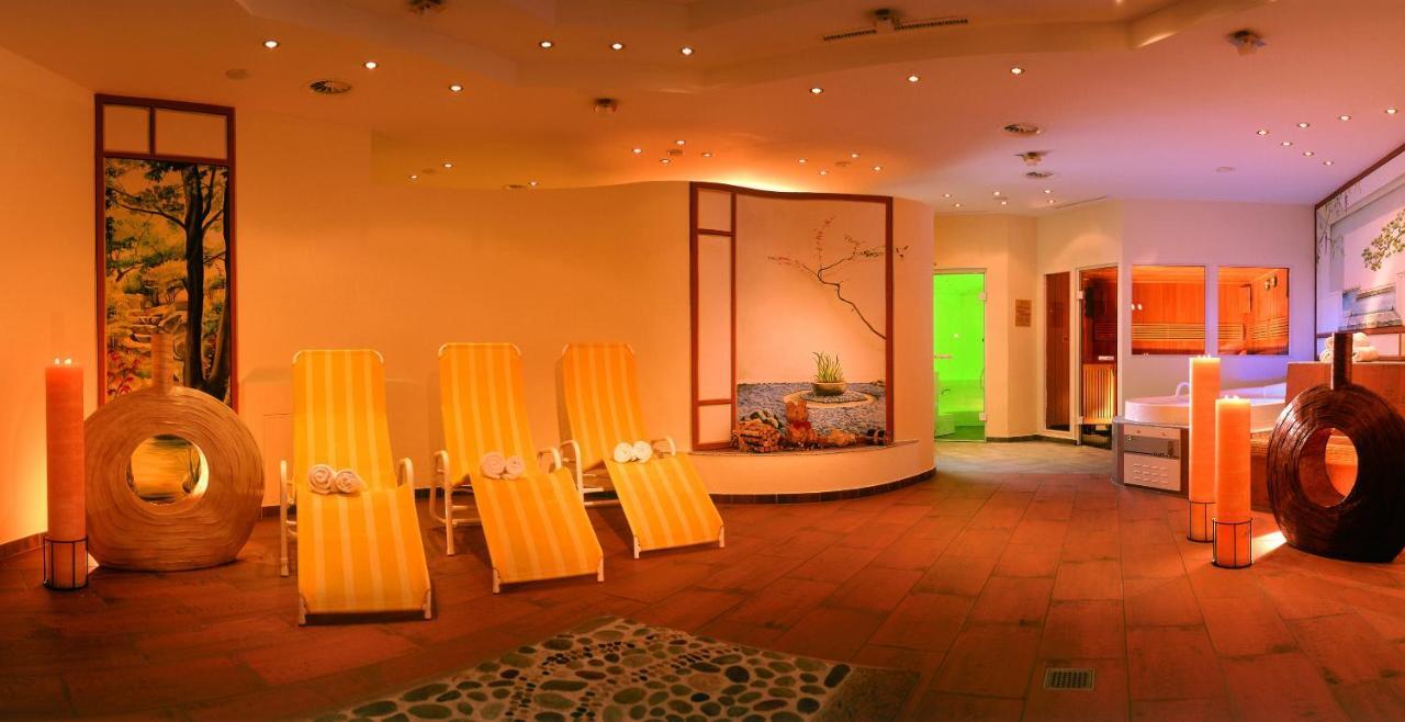 Dominic Hotel